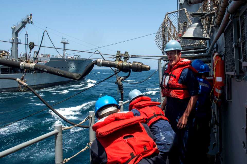 USS PHILIPPINE SEA (CG 58) 140401-N-PJ969-071 (13598323994)