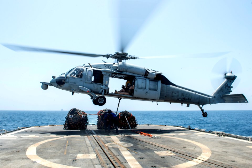 USS Philippine Sea (CG 58) 140507-N-PJ969-167 (14120505236)