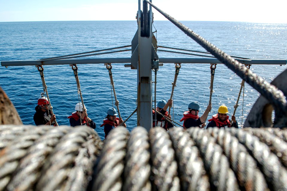 USS PHILIPPINE SEA (CG 58) 140329-N-PJ969-005 (13530743835)