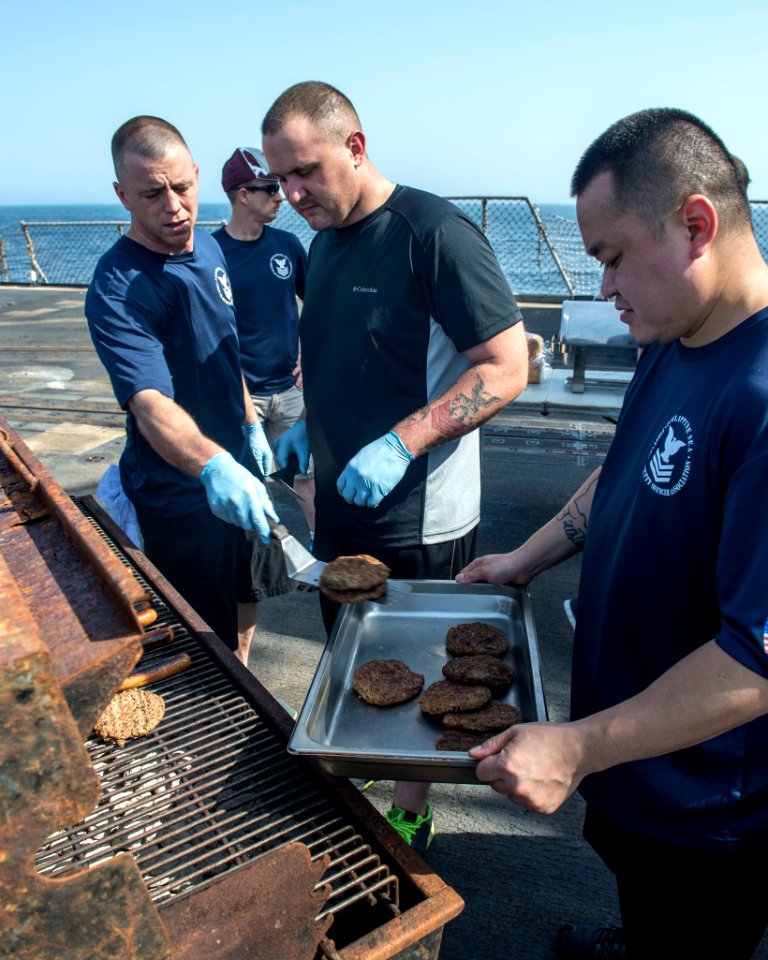 USS Philippine Sea (CG 58) 140601-N-PJ969-082 (14335848864)