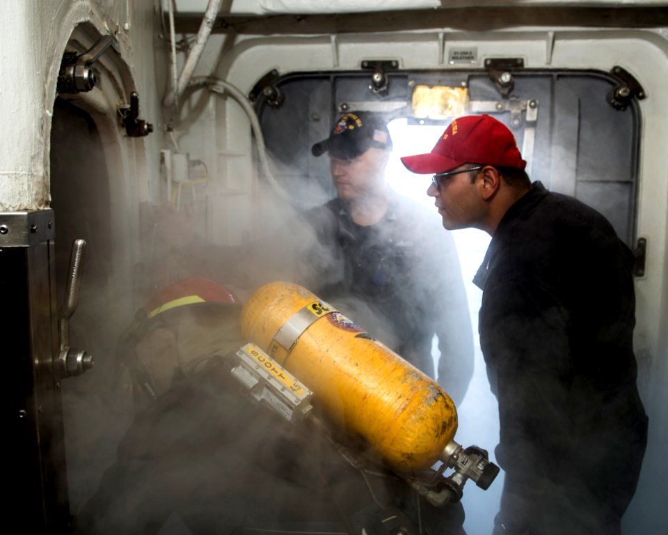 USS Philippine Sea (CG 58) 140719-N-PJ969-020 (14712764724)
