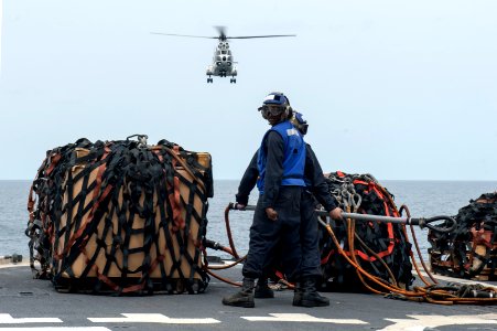USS Philippine Sea (CG 58) 140327-N-PJ969-295 (13463611585)