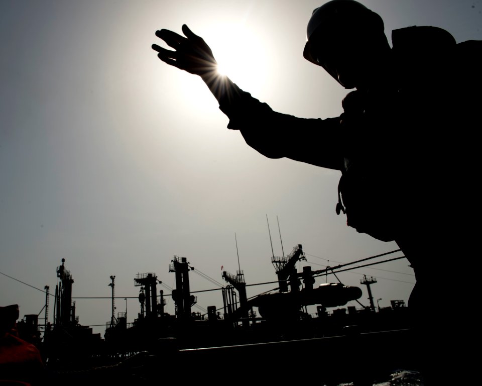 USS Philippine Sea (CG 58) 140529-N-PJ969-184 (14132522369)