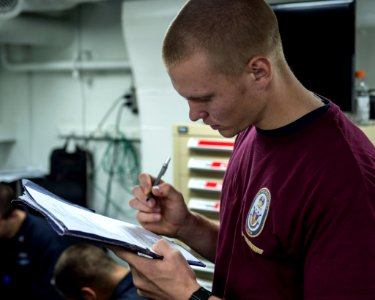 USS Philippine Sea (CG 58) 140516-N-PJ969-027 (14221007825)