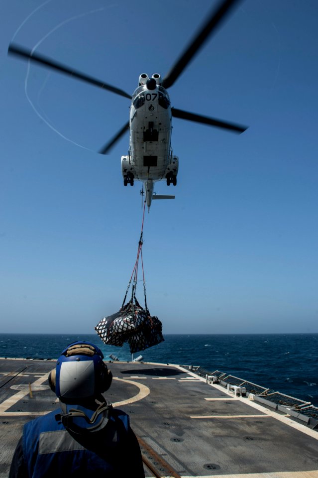 USS PHILIPPINE SEA (CG 58) 140401-N-PJ969-228 (13598439463)