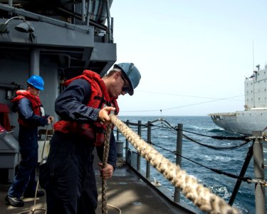 USS Philippine Sea (CG 58) 140514-N-PJ969-104 (14221018585)