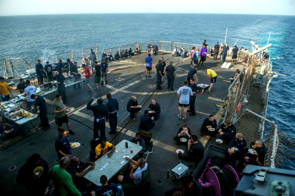 USS Philippine Sea (CG 58) 140601-N-PJ969-198 (14336597925)