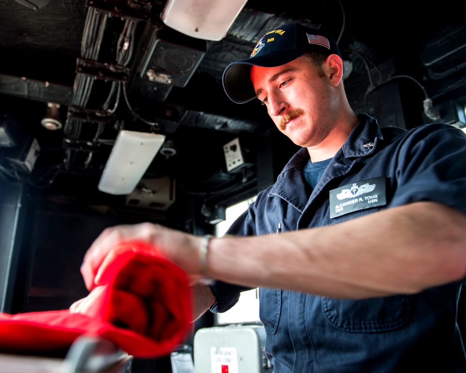 USS PHILIPPINE SEA (CG 58) 140528-N-PJ969-097 (14327984906)