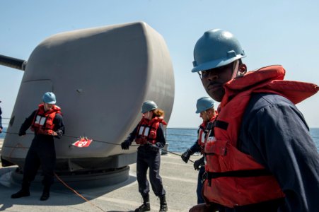 USS Philippine Sea (CG 58) 140702-N-PJ969-021 (14584160352)