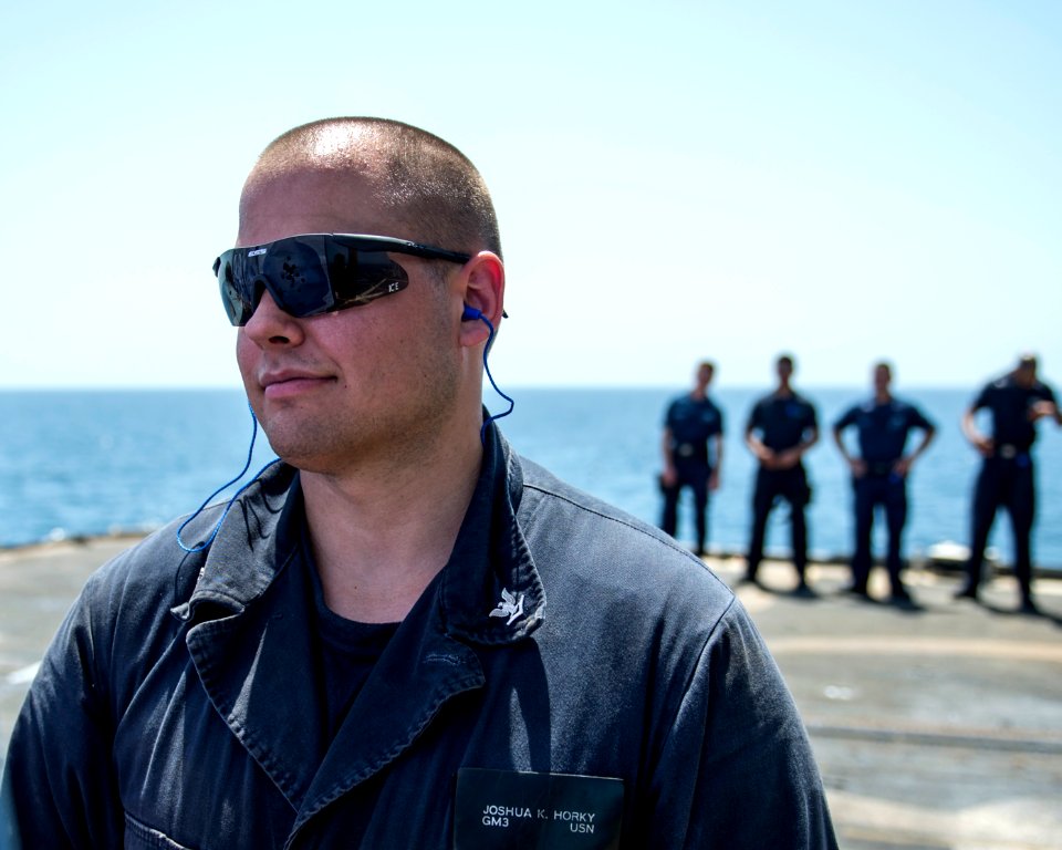 USS Philippine Sea (CG 58) 140520-N-PJ969-084 (14339390653)