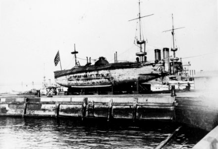 USS Plunger - NH 102428