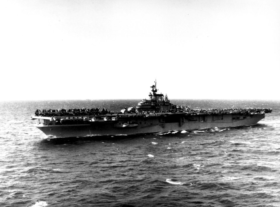 USS Philippine Sea (CV-47) en route to Formosa in June 1951