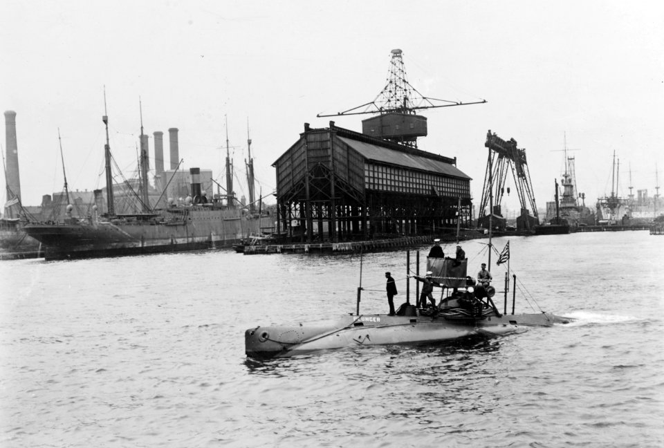 USS Plunger - NH 42620
