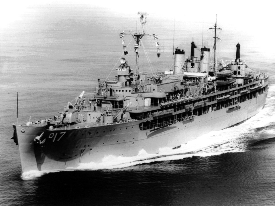 USS Piedmont (AD-17) underway in 1970