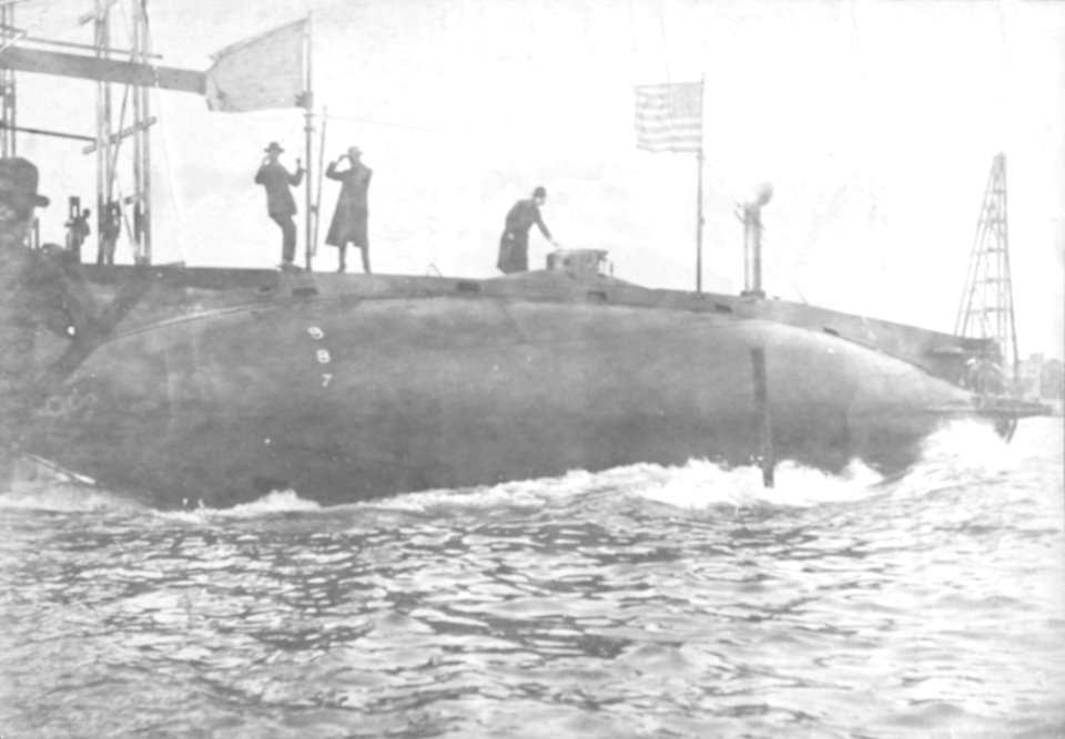 USS Pike - NH 58251