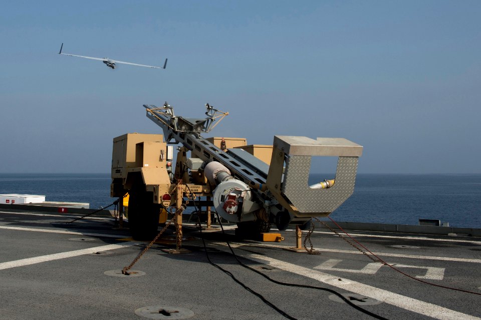 USS PONCE (AFSB(I)-15) 130810-N-OA702-011 (10835878485)
