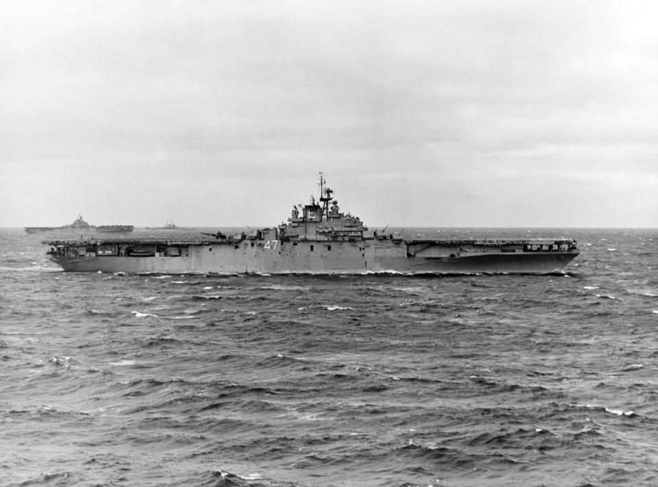 USS Philippine Sea (CV-47) underway at sea, circa in 1948 (80-G-706709)