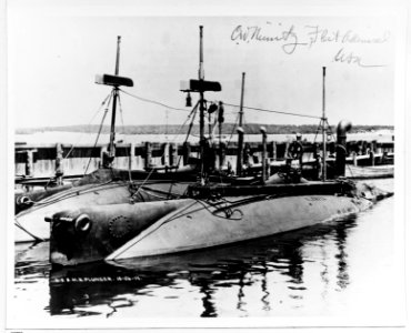USS PLUNGER (SS-2) (Renamed A-1), commissioned 25 February 1907 - NH 58109 photo