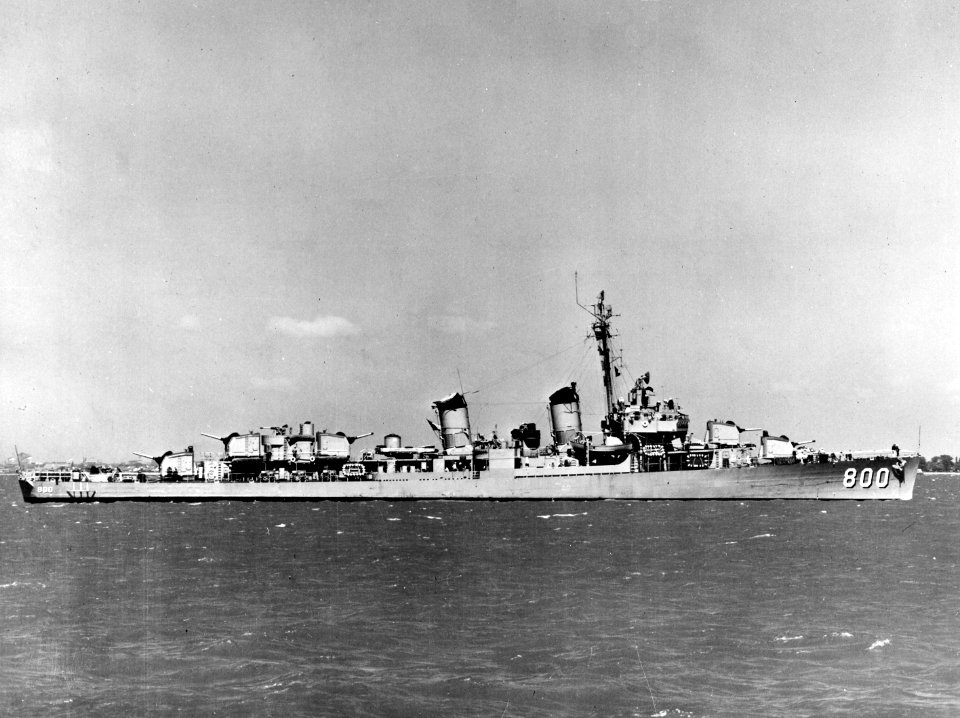 USS Porter (DD-800) in port, circa in 1952 (NH 107117)