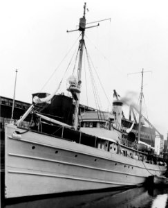 USS Pigeon - 19-N-2260