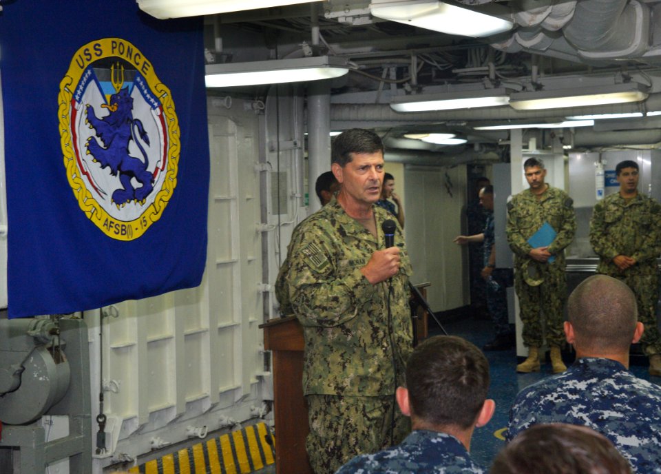 USS Ponce (AFSB(1)-15) 140811-N-JC374-024 (14888755592)