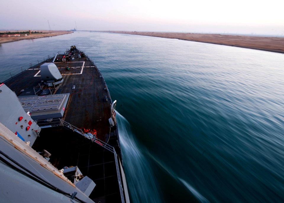 USS Porter underway in the Suez Canal. (8093612427)