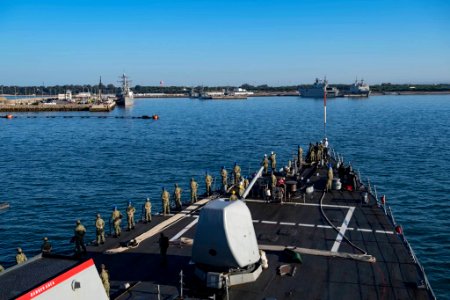 USS Porter returns from 5th FDNF patrol (41860932740)