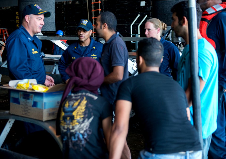 USS PONCE (AFSB(I)-15) 131109-N-YD328-360 (10836036544)