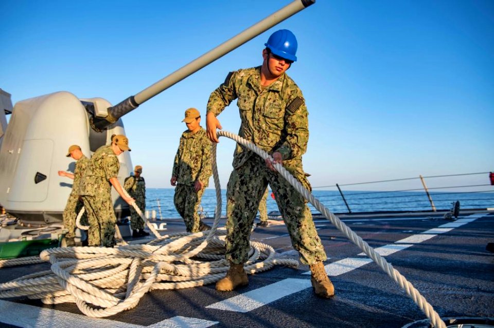 USS Porter returns from 5th FDNF patrol (41860933000)