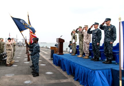 USS Ponce (AFSB(I)15) 141123-N-WX059-056 (15673206307)