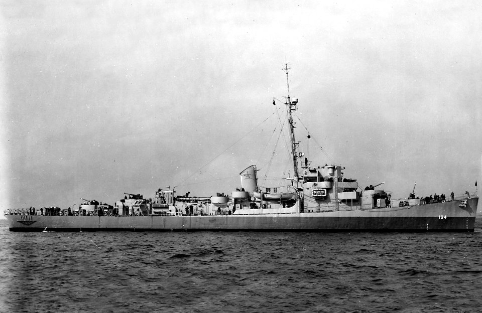 USS Pope (DE-134) off the New York Naval Shipyard on 8 May 1944 (19-N-72394)