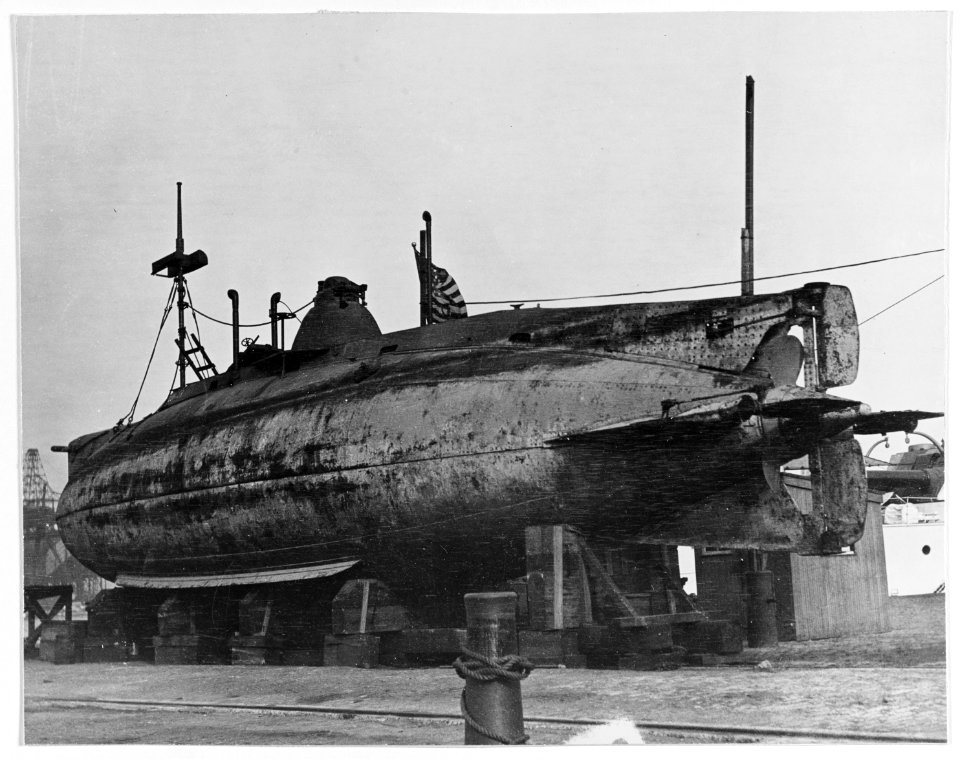 USS Plunger - NH 42622