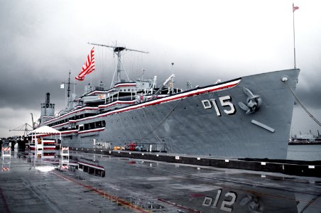 USS Prairie (AD-15) decommissioning 1993