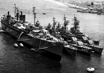 USS Prairie (AD-15) with destroyers at San Diego 1962 photo