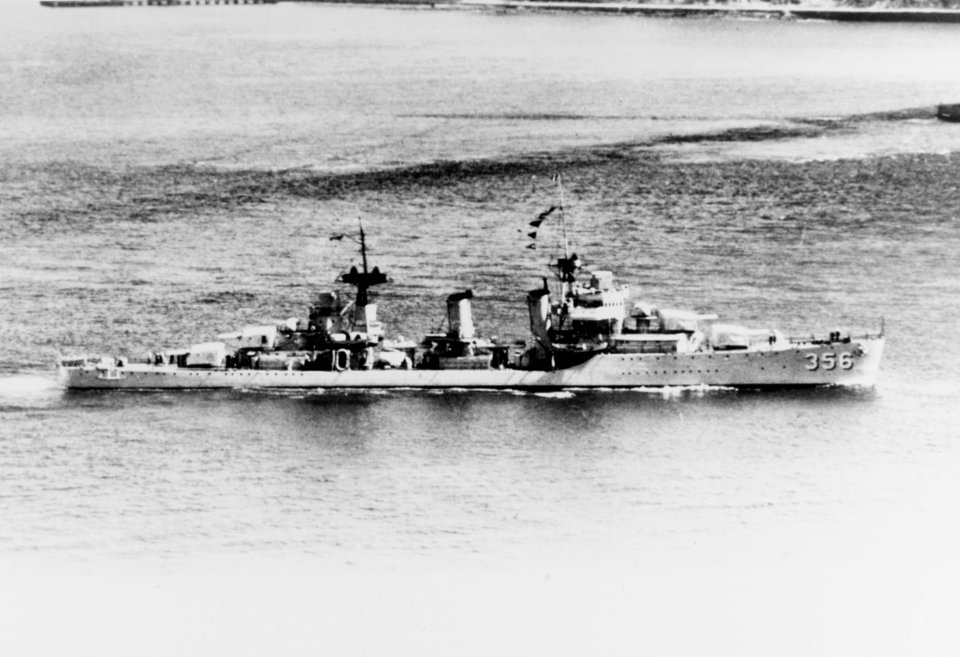 USS Porter (DD-356) underway in the late 1930s