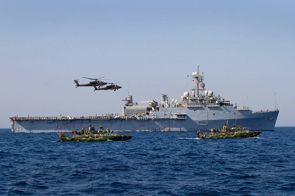 USS PONCE (AFSB(I)-15) 130627-A-AY590-553 (10836027844)