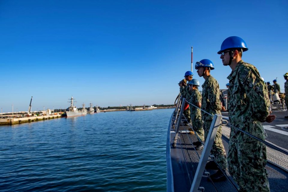 USS Porter returns from 5th FDNF patrol (41860932530)