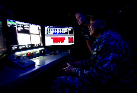USS Ponce (ASB(I) 15) 150212-N-WX059-148 (16544963721)