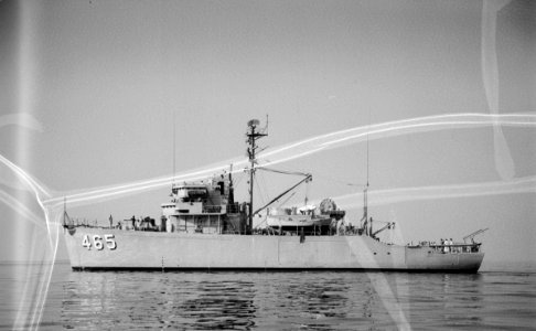 USS Prestige (MSO-465) at sea in 1954