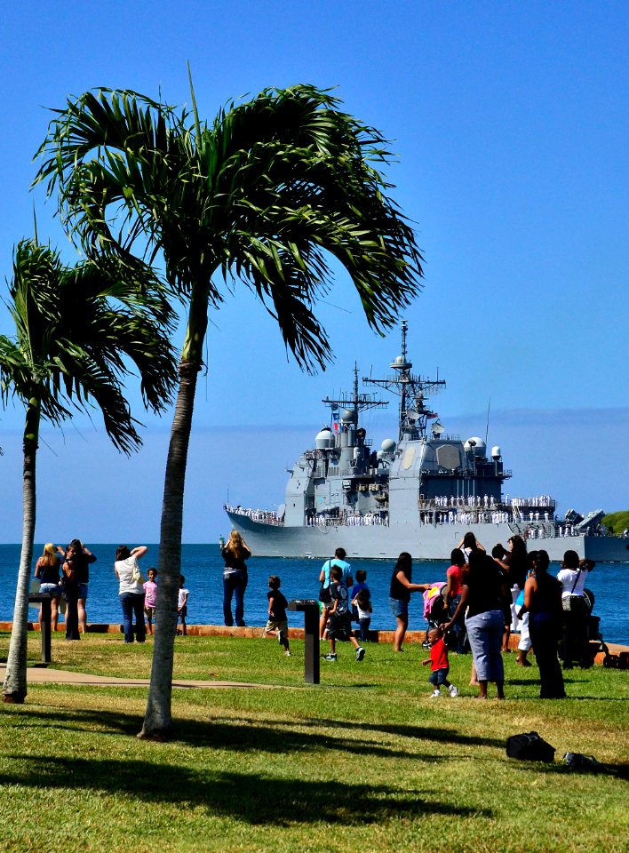 USS Port Royal departs Pearl harbor 110624-N-RI884-082