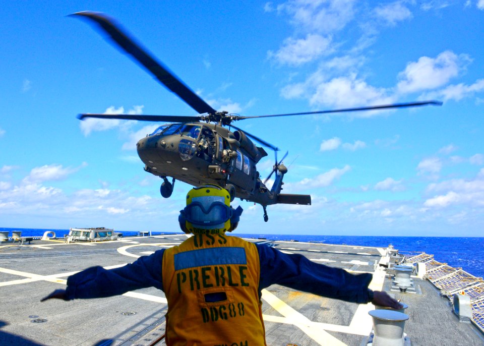 USS Preble conducts flight operations. (16502346131)