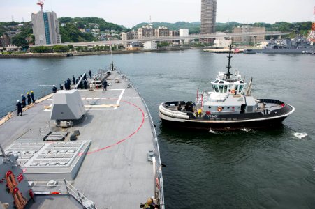 USS Preble gets underway. (9084856249)