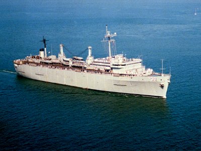 USS Puget Sound (AD-38) underway, in 1988 (6440885) photo