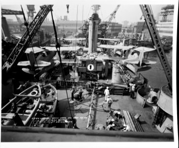 USS Quincy (CA-39) - 19-N-30725