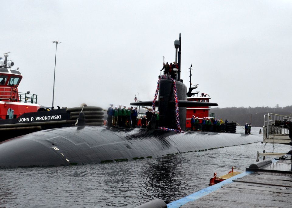 USS Providence returns to Groton 130319-N-TN558-137