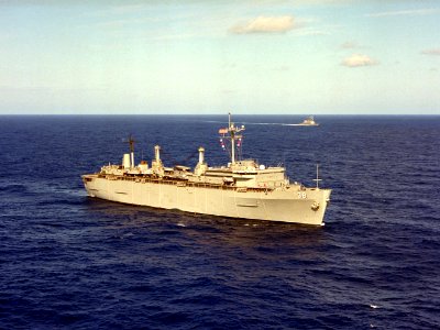 USS Puget Sound (AD-38) underway in the Atlantic Ocean on 16 October 1992 (6482984) photo