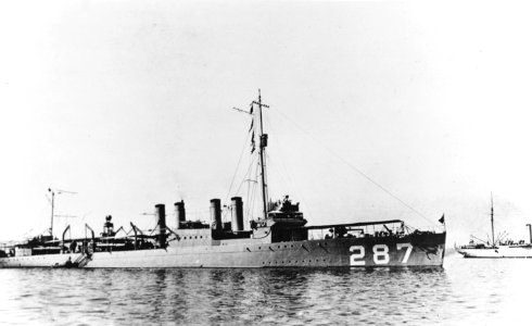 USS Putnam (DD-287), circa in 1920 (NH 77279)