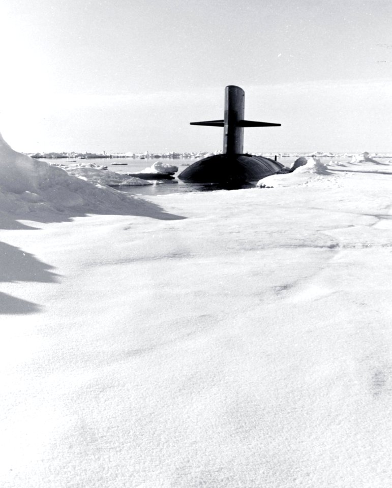 USS Queenfish (SSN 651)-2 (22715911225)