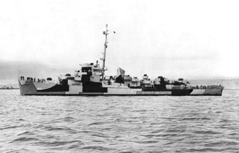 USS Rall (DE-304) underway off San Francisco on 23 April 1944 (19-N-89974)