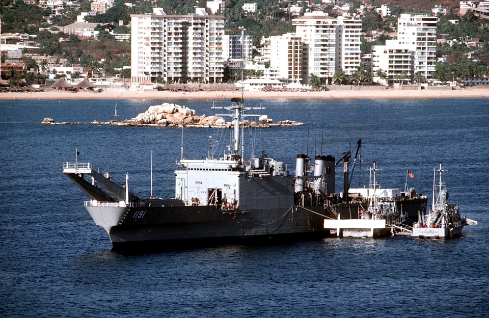 USS Racine (LST-1191) with USS Hercules (PHM-2) and USS Gemini (PHM-6) at Acapulco c1983